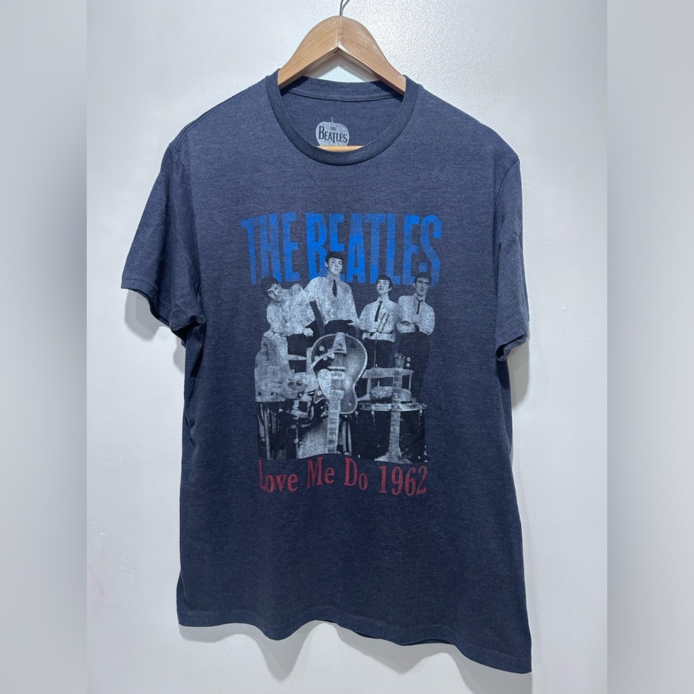 The Beatles Men Navy “Love‎ Me Do 1962” Shirt By 2022 Apple Corps Ltd Size XL/TG